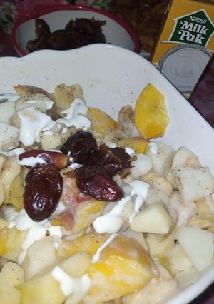 A picture of Fruits creamy salad.