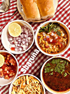 A picture of Misal pav.