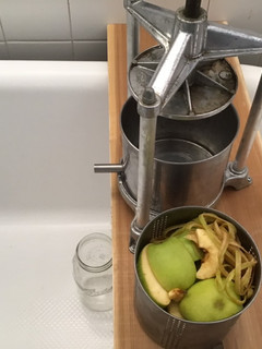 A picture of California Farm Apple Cider.