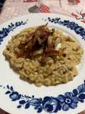 Orzotto ai funghi porcini e speck croccante