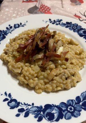 Foto di Orzotto ai funghi porcini e speck croccante