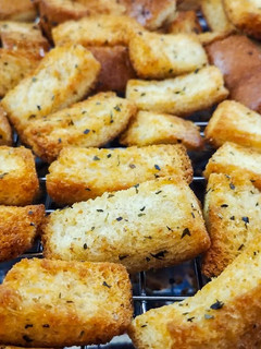 A picture of Bread Ends Croutons.