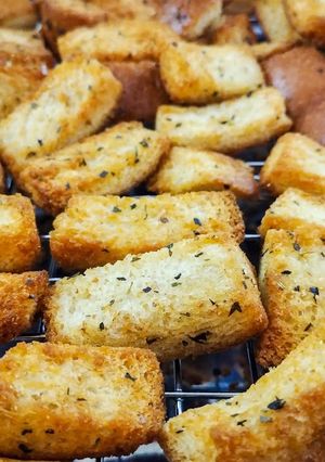 A picture of Bread Ends Croutons.