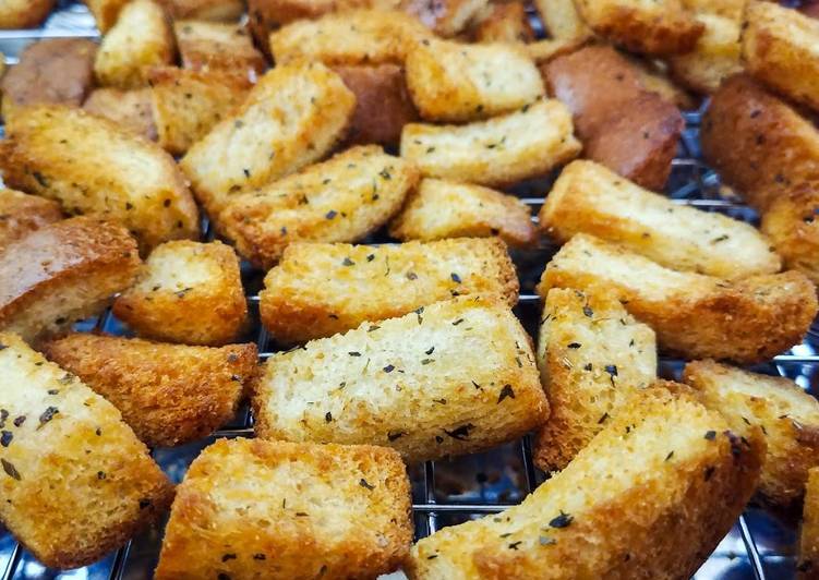 Simple Way to Prepare Quick Bread Ends Croutons