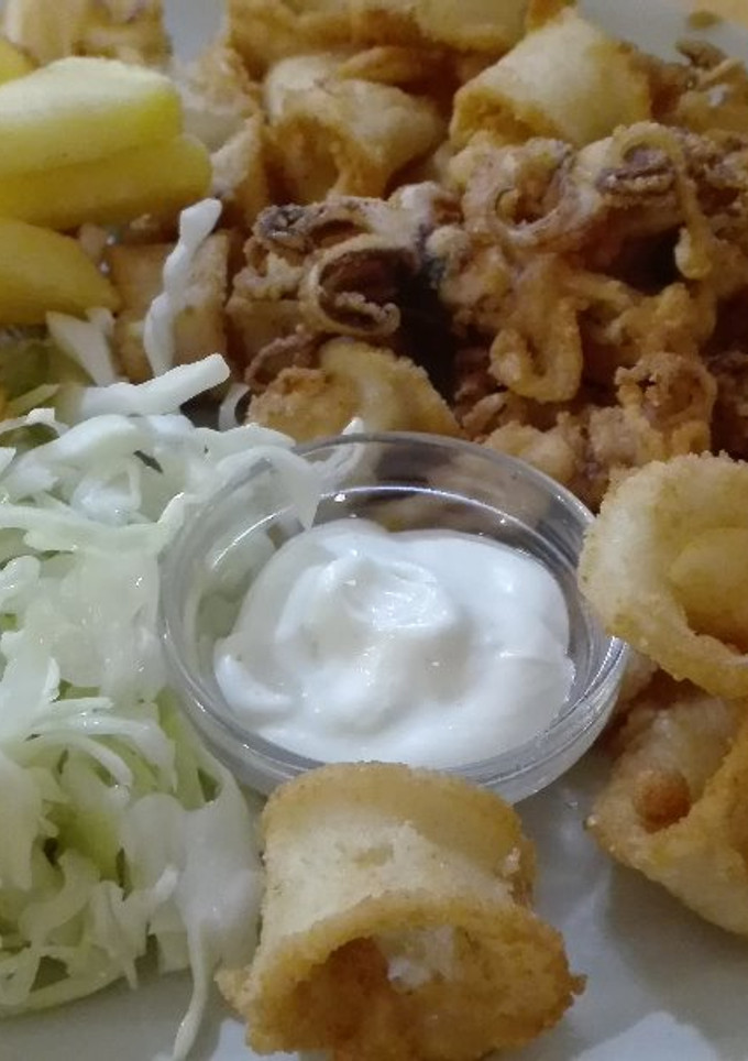 Una foto de Calamares fritos con salsa ali-oli