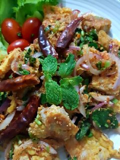 A picture of "Larb Omelette" Spicy Salad🌶🧅🍃🥚.