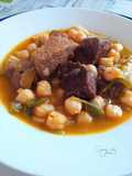 Jarrete de ternera con garbanzos al ras el hanout y verduras