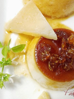 Una foto de Flan de queso curado