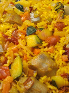 Una foto de Paella de verduras