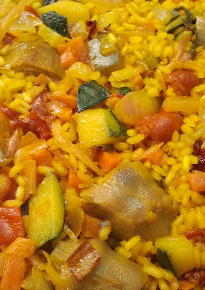 Una foto de Paella de verduras