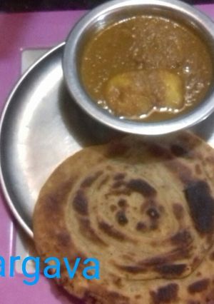 A picture of Aloo masaledar and roller paratha.