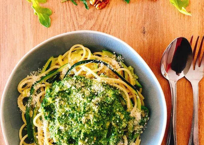 Spaghetti Courgettes Pesto de Roquette