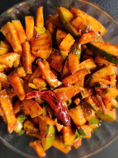 திடீர் மாங்காய் ஊறுகாய் (Thideer mankai oorukaai recipe in tamil) செய்முறை முக்கிய புகைப்படம்
