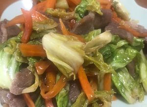 Hình của món Bắp Cải xào Cà Rốt Thịt lợn.