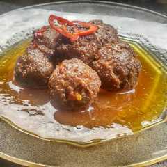 A picture of Pentul a.k.a bola-bola daging.