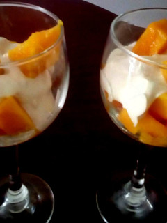 Una foto de Postre de Mango 🍨🥭del "Chef"