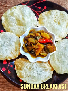A picture of Perfect Bengali Sunday Breakfast.