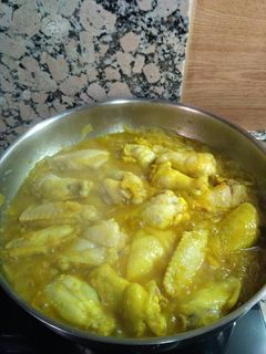 Una foto de Alitas de pollo en salsa