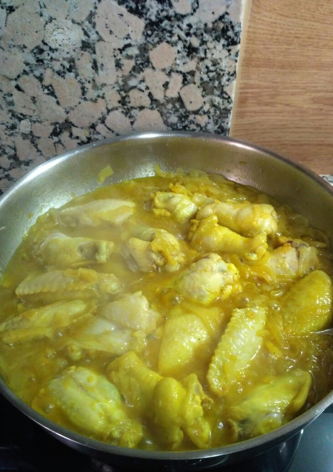 Una foto de Alitas de pollo en salsa