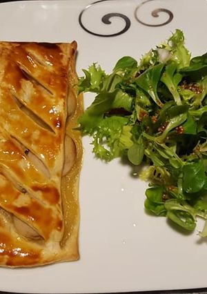 Une photo de Feuilleté boudin blanc /compote
