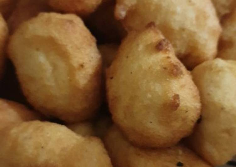 Buñuelos salados de frijoles para aperetivos