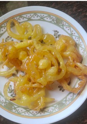 ઇન્સ્ટન્ટ જલેબી(Instant Jalebi Recipe in Gujarati) રેસીપી મુખ્ય ફોટો