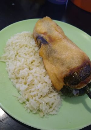 Una foto de Chiles rellenos de picadillo