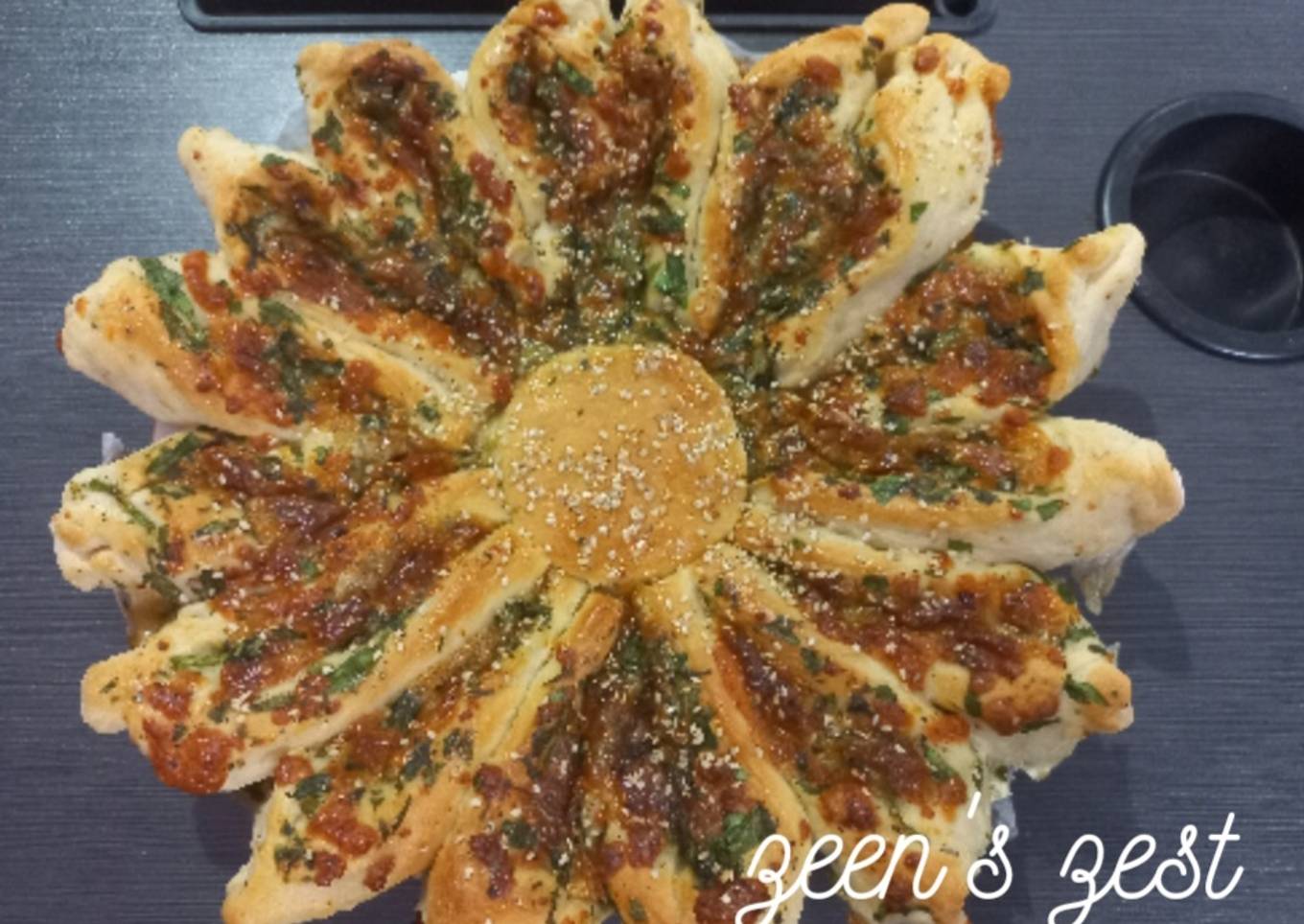 Spinach and Cheese Sunflower Bread