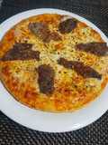 Pizza steak con mozzarella