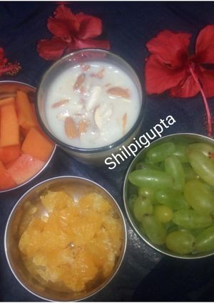 मिक्स फ्रूट मिल्क शेक (mix fruit milk shake recipe in Hindi) रेसिपी मुख्य फोटो