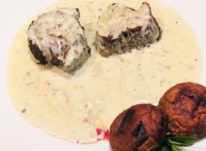 Una foto de Surlonge au Fromage Bleu (Lomo Roquefort)