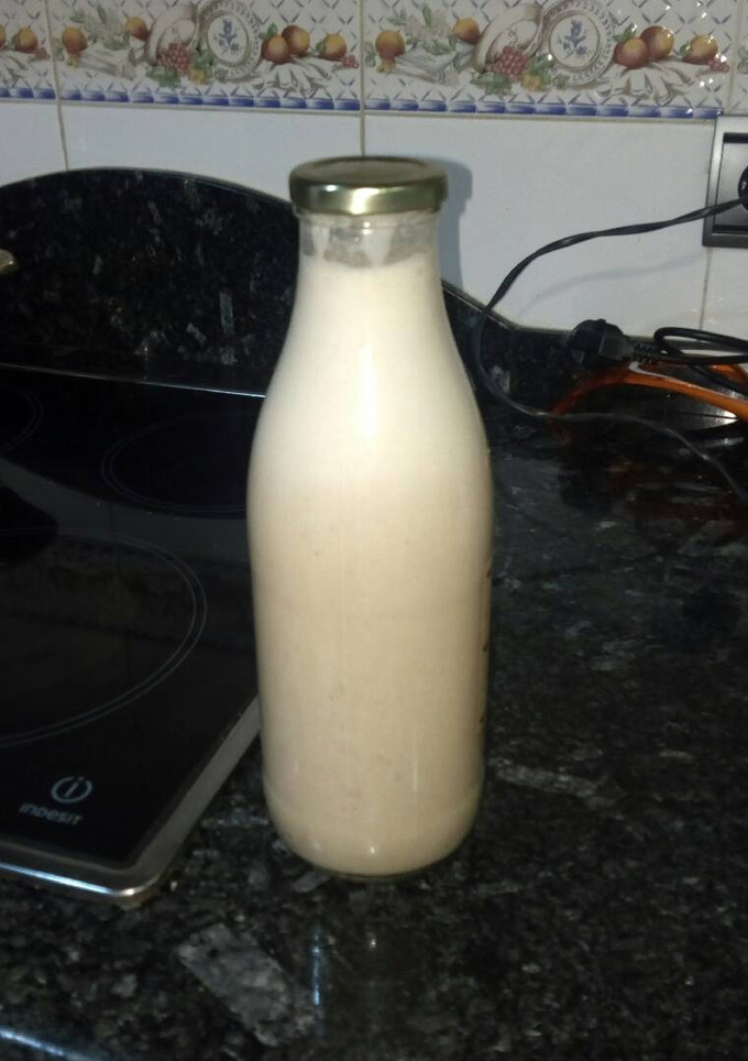 Una foto de Batido de avena con manzana y frutos secos