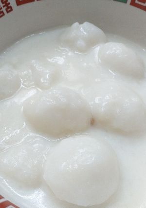 A picture of Rice Ball In Coconut Milk.