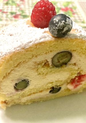 Foto di Rotolo al mascarpone e frutti di bosco