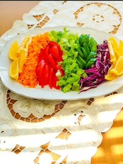 عکسی از دستور دیزاین ساده سالاد🥗🍅🥕🥬🥒