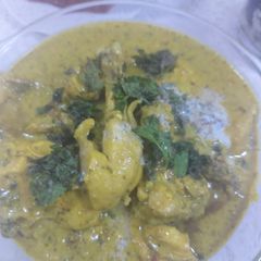A picture of Mint and cashewnut chicken.