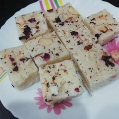 A picture of Coconut Burfi.