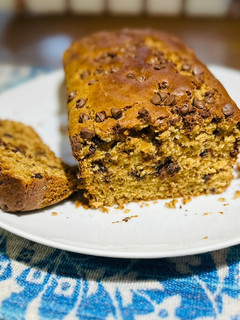 Una foto de Budín de vainilla con chispas de chocolate 🍫