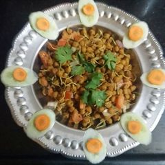 A picture of Sprouted chana salad.