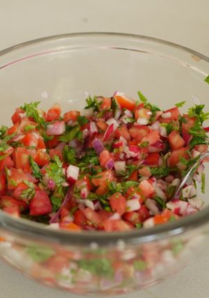 Una foto de Ensalada con rábanos