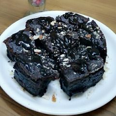 A picture of Eggless chocolate brownies.