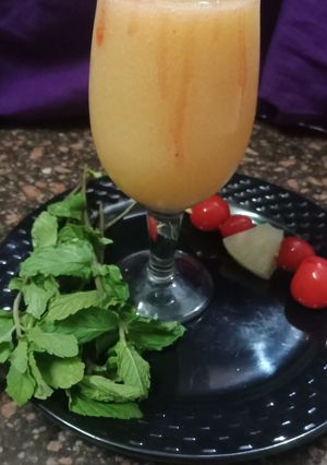 A picture of Cantaloupe,papaya&mint smoothie.