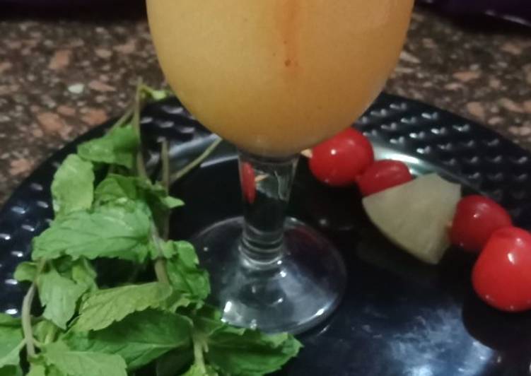 Cantaloupe,papaya&amp;mint smoothie