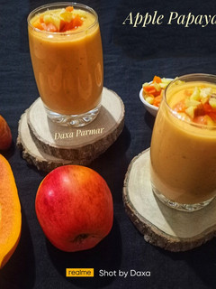 A picture of Apple Papaya Smoothie.