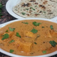 A picture of Paneer makhani.