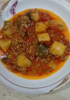 A picture of Brinjal Aloo Salan.