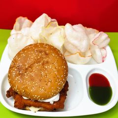 A picture of Thunder fillet cheese burger.