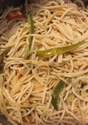 Una foto de Spagetti con pimiento morrón
