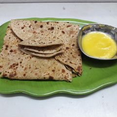 Puran poli A picture of Puran poli.