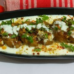 Gobhi,urad dal ke dahi vade A picture of Gobhi,urad dal ke dahi vade.